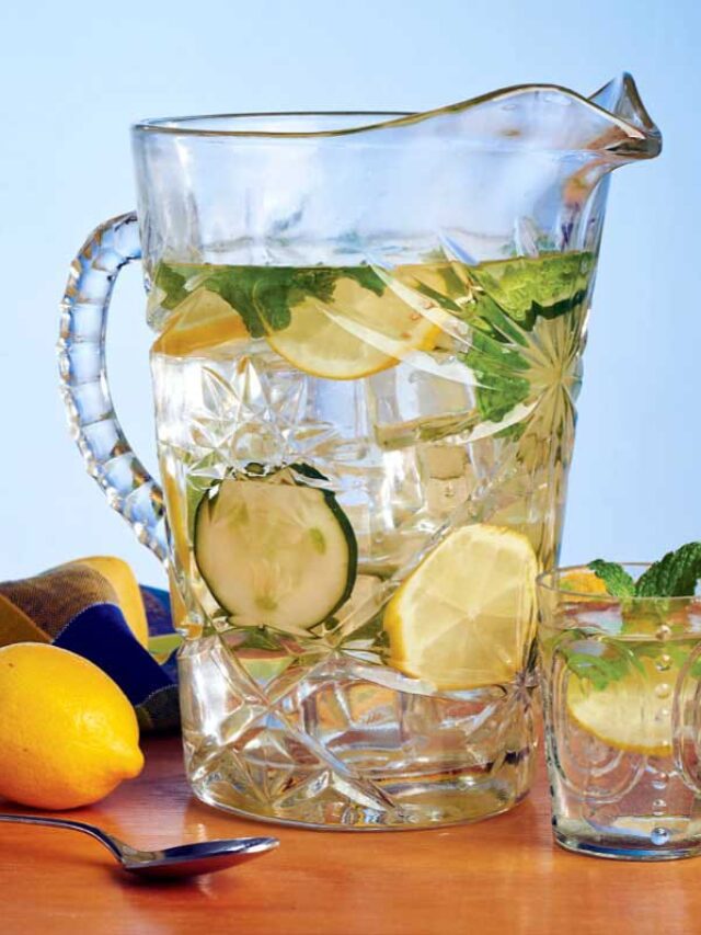 6 drinks to have on an empty stomach for glowing skin