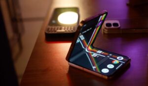 Motorola Razr Ultra vs. Samsung Galaxy Z Flip 7
